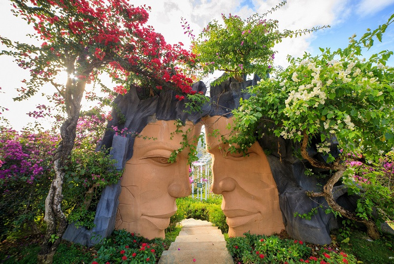 QUE Garden là địa điểm tham quan hấp dẫn của du lịch Đà Lạt. Ảnh: QUE Garden. QUE Garden là địa điểm tham quan hấp dẫn của du lịch Đà Lạt. Ảnh: QUE Garden.